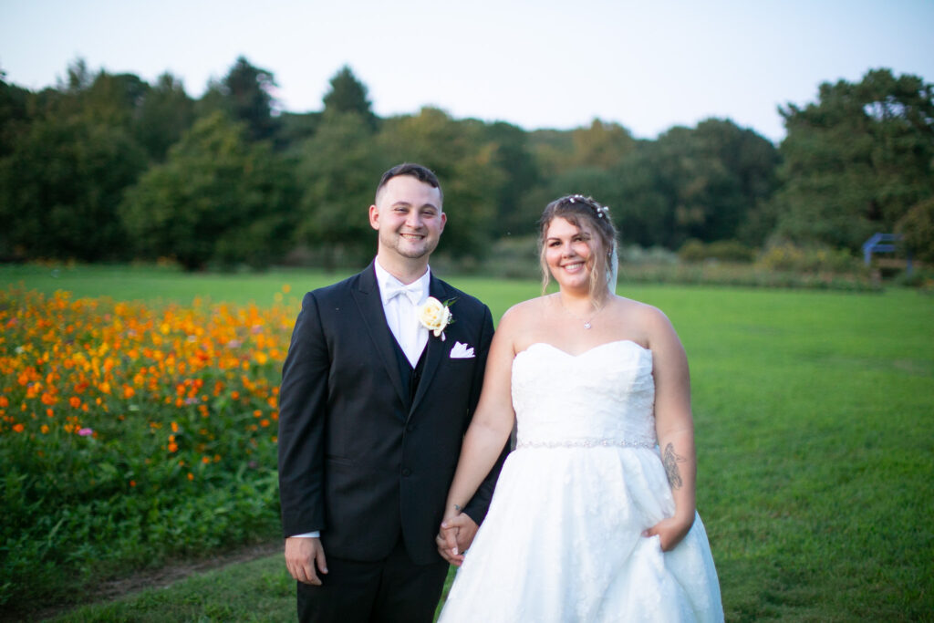 bride and groom at botanical garden